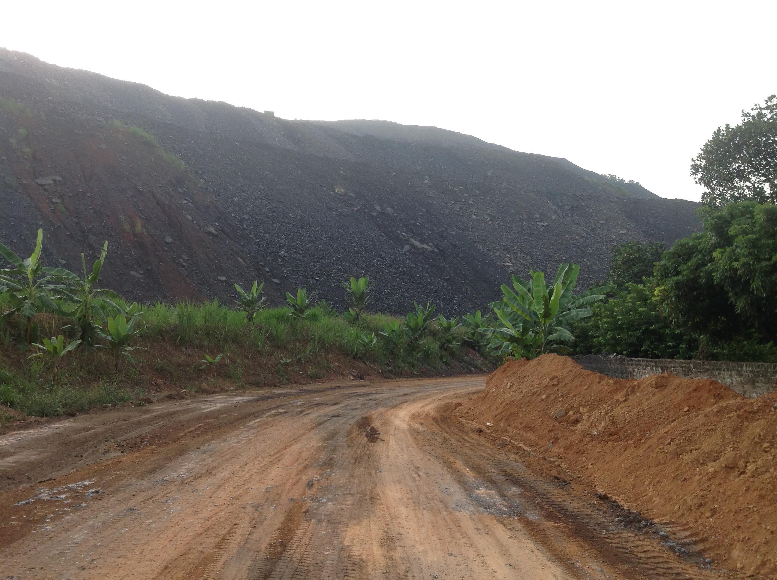 Thái Nguyên: Gần một nửa diện tích xã Phúc Hà là... bãi đổ thải than